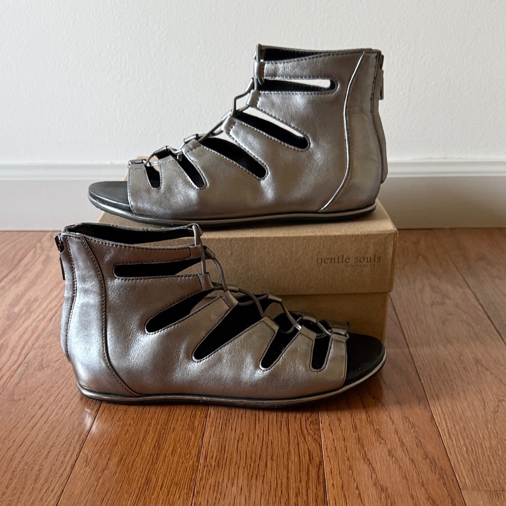 Gentle Souls Women's Metallic Gladiator Sandals